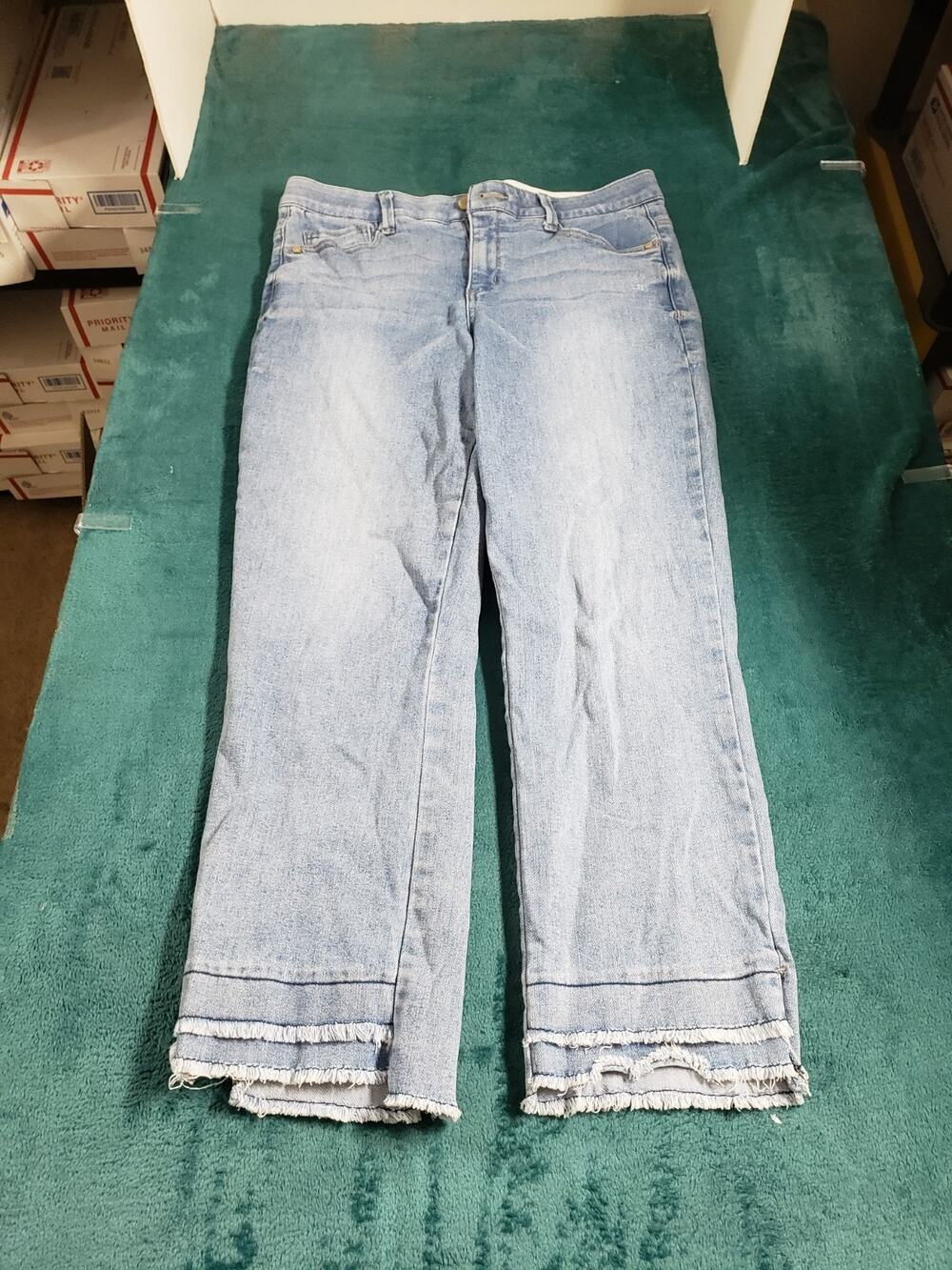 Democracy Jeans Size 10 Women Blue Stretch Fray Hem Elastic Waist Ankle Cropped